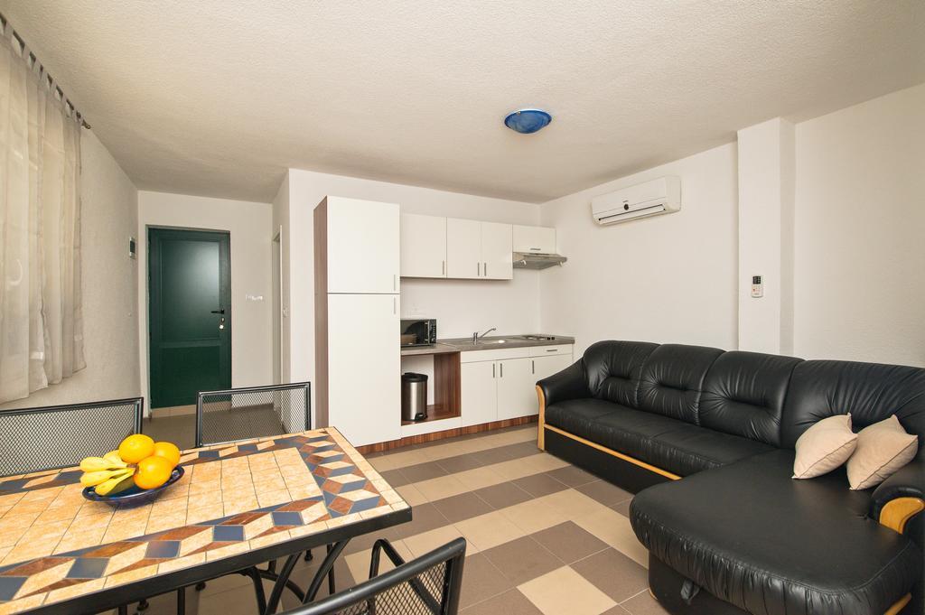Apartment Afrika Makarska Extérieur photo