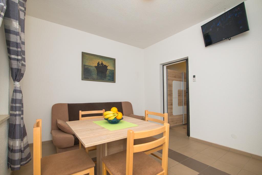 Apartment Afrika Makarska Extérieur photo