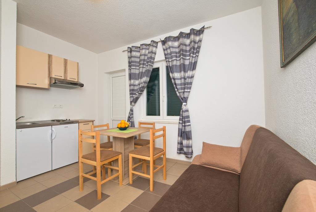 Apartment Afrika Makarska Extérieur photo
